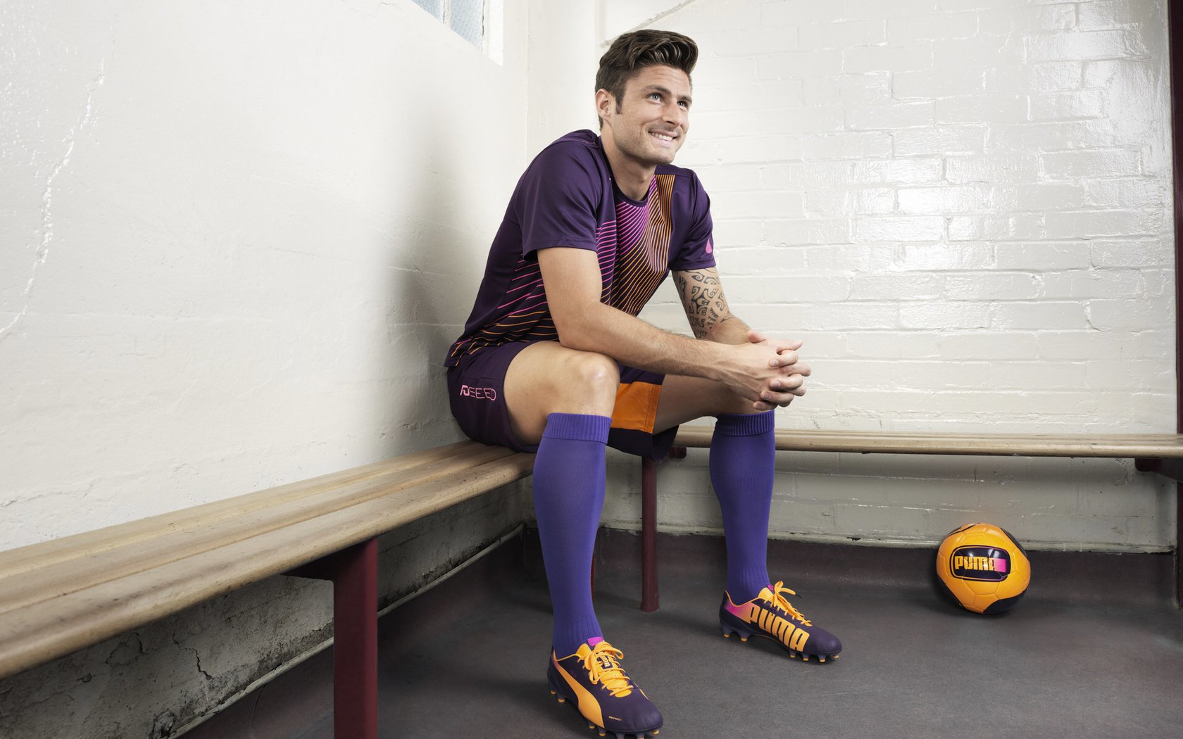 九游下载中心-球迷互动:粉丝投票选出年度最爱球员,球队粉丝数量排名